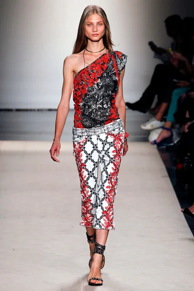 Look 3